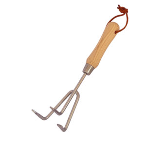 hand-cultivator-3-tine-garden-tool